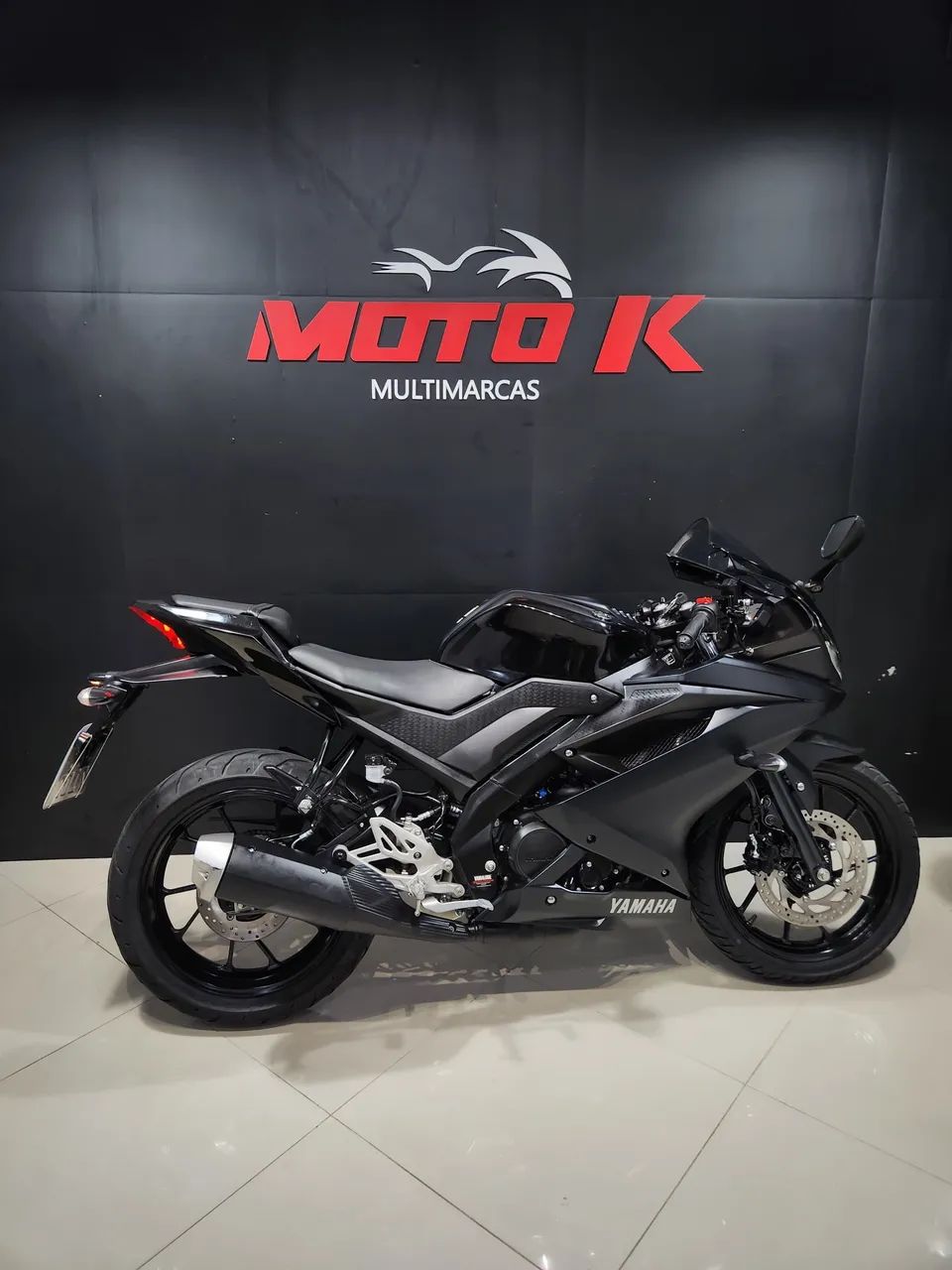 Linda R15 com apenas 12 mil km - Foto 2