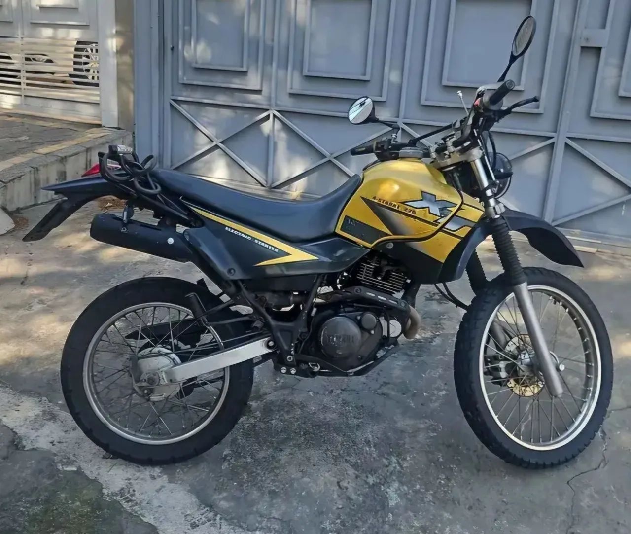 XT225 ano 2002