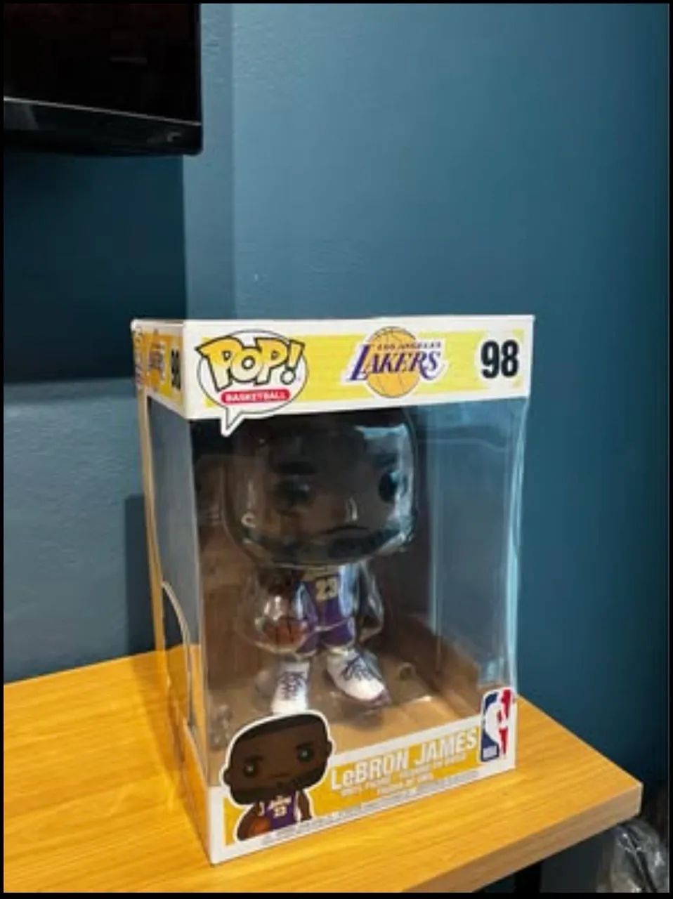 Funko Pop gigante LEBRON JAMES