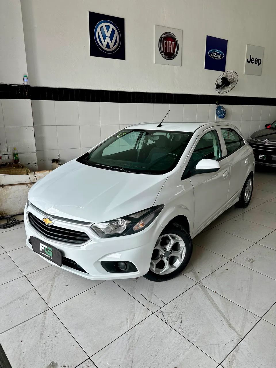 Chevrolet Onix Hatch LT 1.4 8V Flex Aut. 4P 2017 - Foto 3