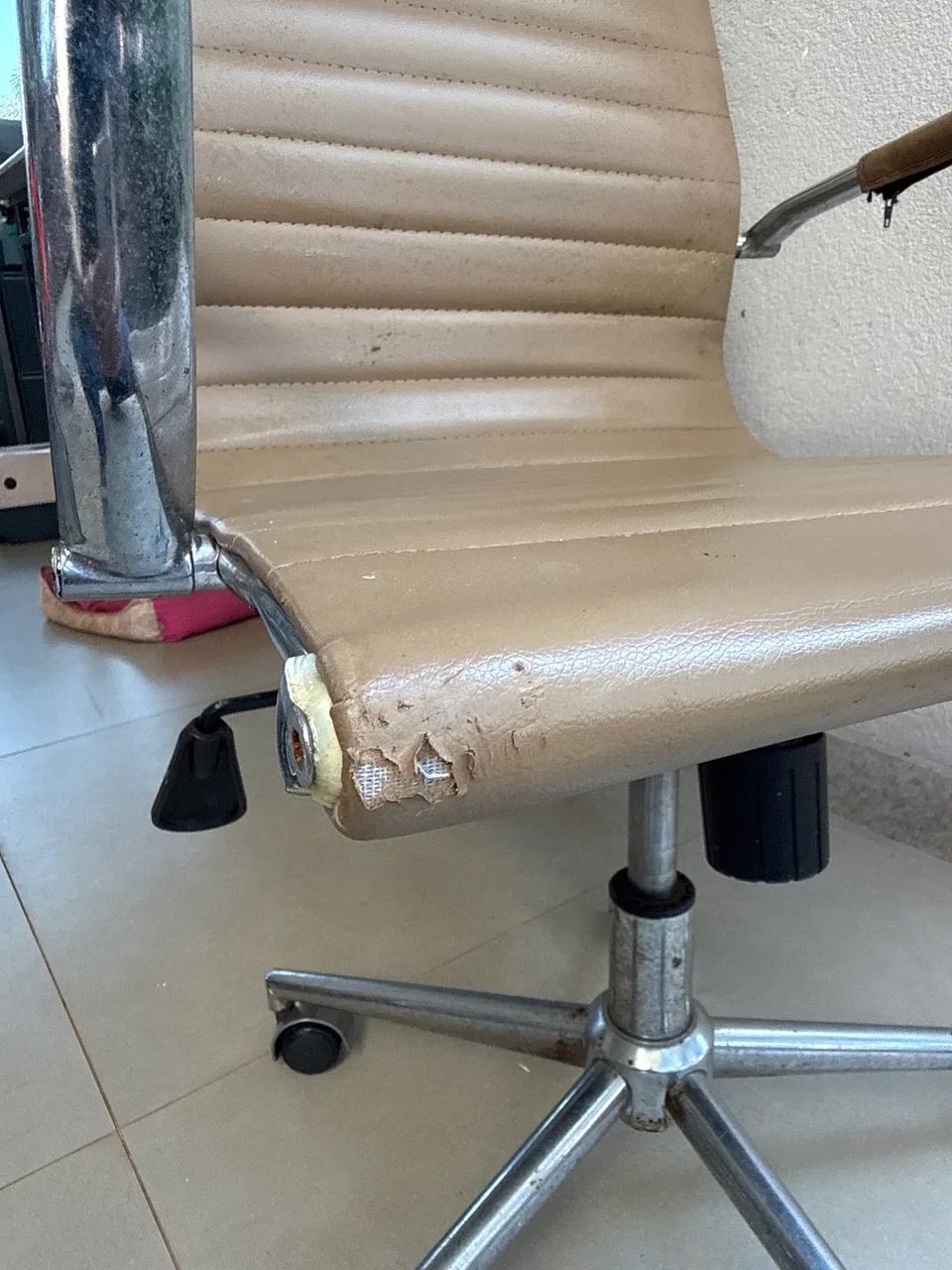 Cadeira escritorio - Foto 4