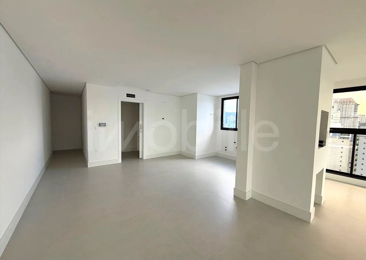 Apartamento quadra mar no Edifício Horizon Palace em Itapema. - Foto 5