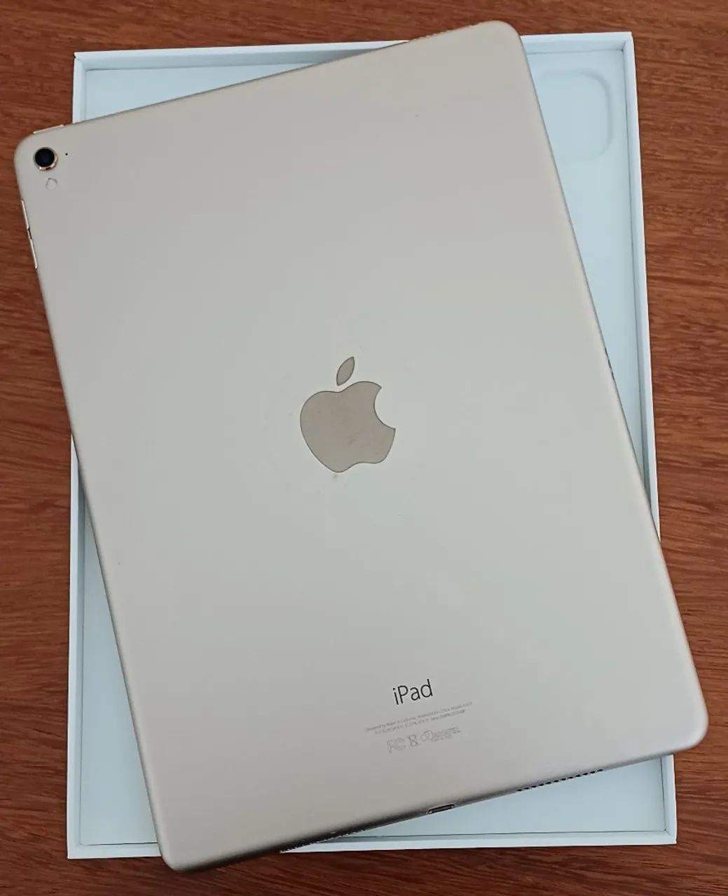 VENDO: iPad Pro 9.7" A1673 - 256 GB - Prateado - Ótimo Estado 