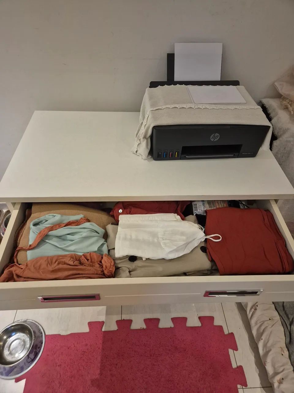 Cômoda branca 4 gavetas  - Foto 3
