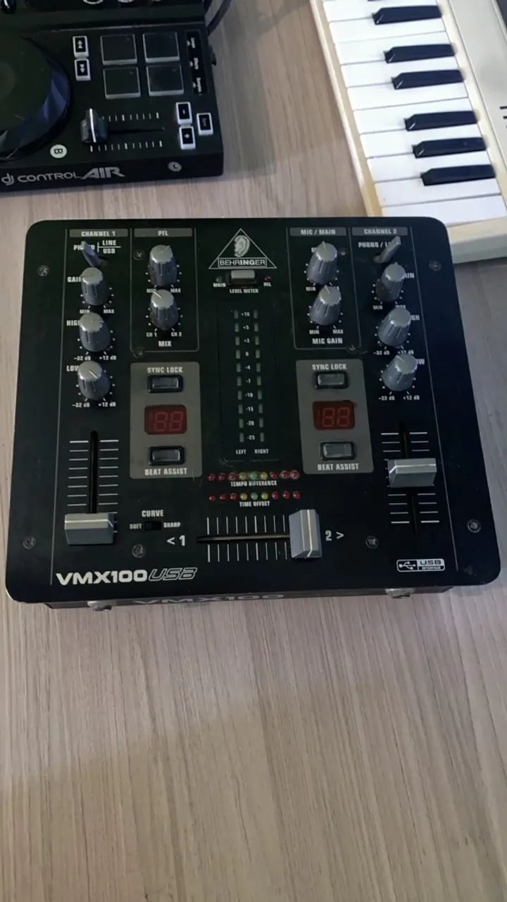 KIT DJ / CONTROLADORA + MIXER + MIDI + CAIXA DE SOM - Equipamentos