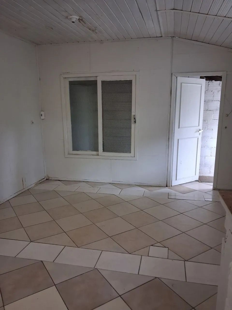 Alugo Casa de madeira 64 m2 - Foto 4