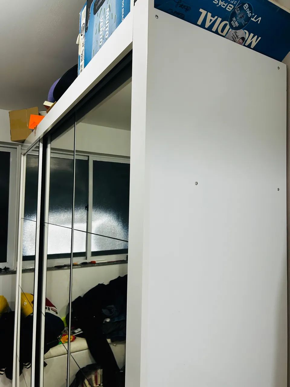 Vendo Guarda-roupas 3 portas espelhados - Foto 2