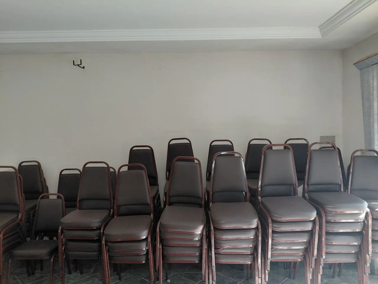 Cadeiras empilháveis para convenção  - Foto 3