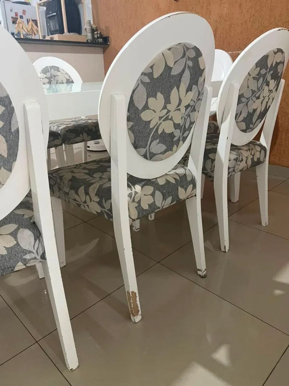 MESA DE JANTAR EM MADEIRA MACIÇA  + 8 Cadeiras - Foto 3