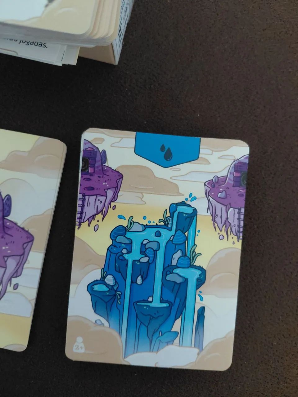 Jogo de carta Um Mundo Estranho acima das nuvens  - Foto 3