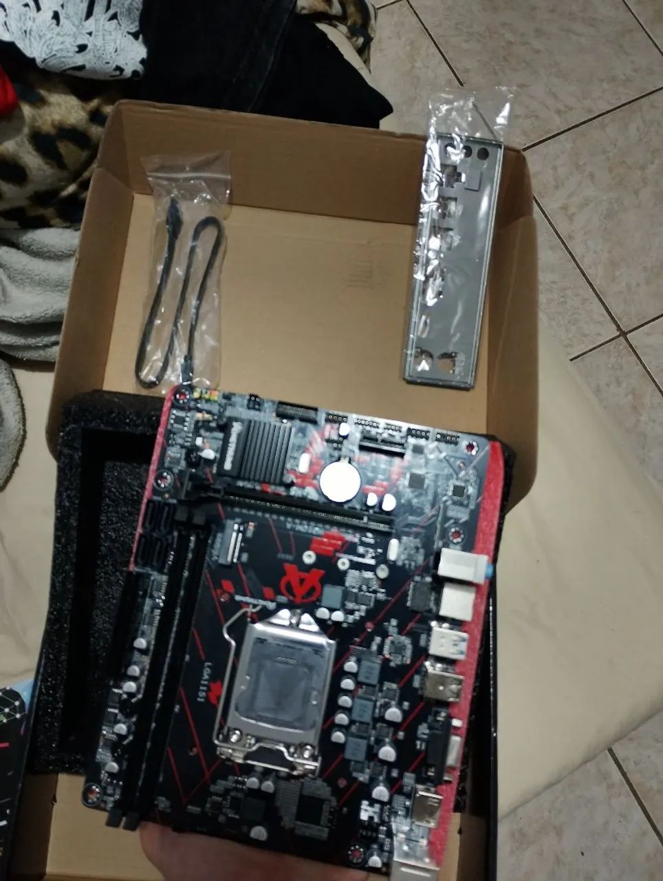 H310M-A nova, na caixa