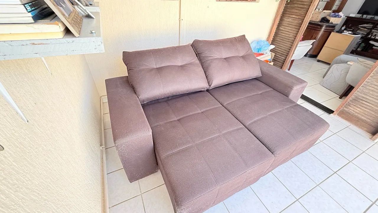 Vendo Sofá Marrom Retrátil - Usado em Ótimo Estado