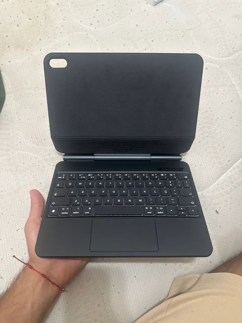 Capa com Teclado para iPad - Bluetooth - Excelente Estado