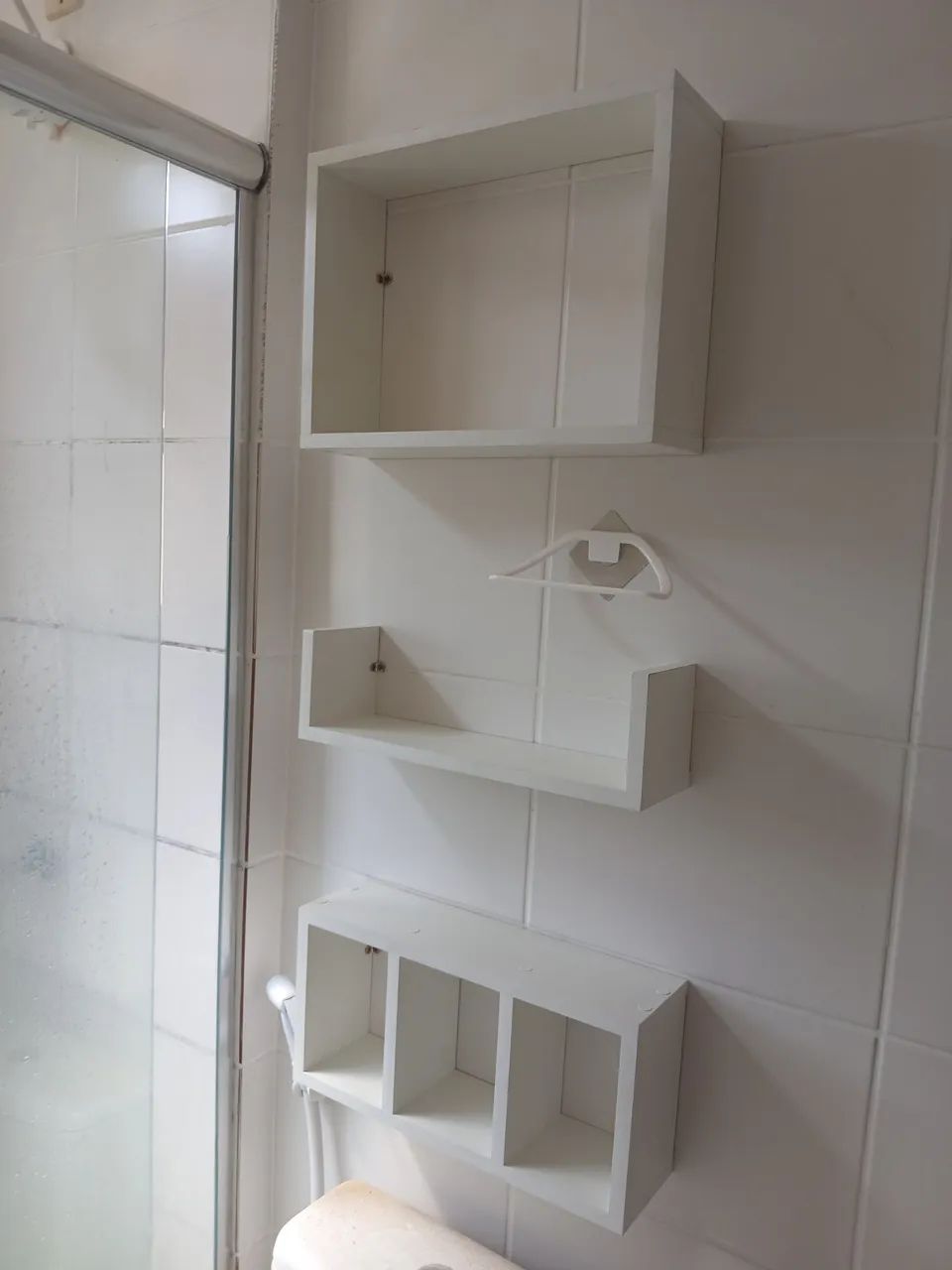 Niche Shelves for Organizing Spaces