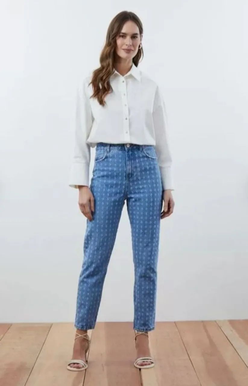Calça mom