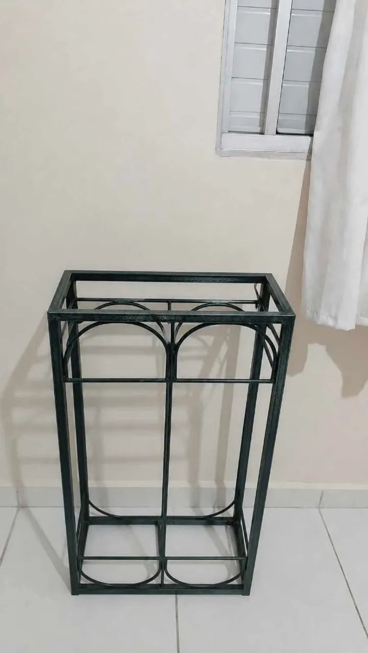 Vende-se mesinha e aparadouro  - Foto 2