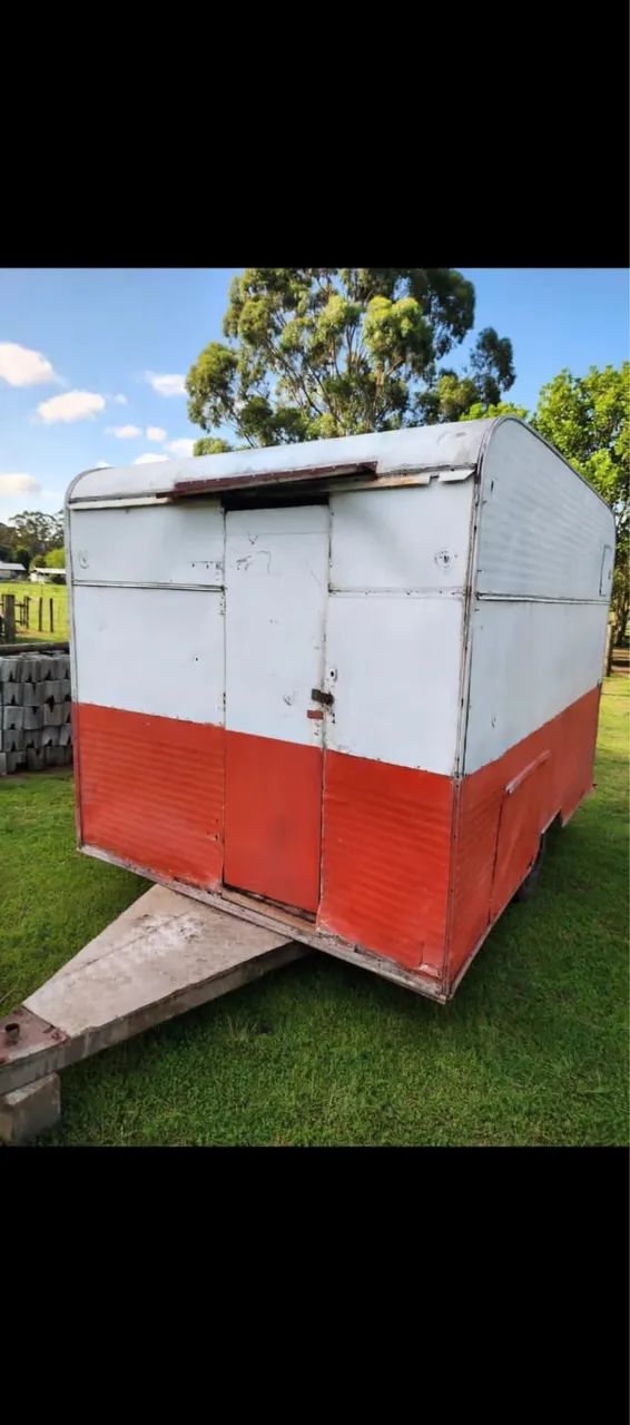 Trailer motorhome