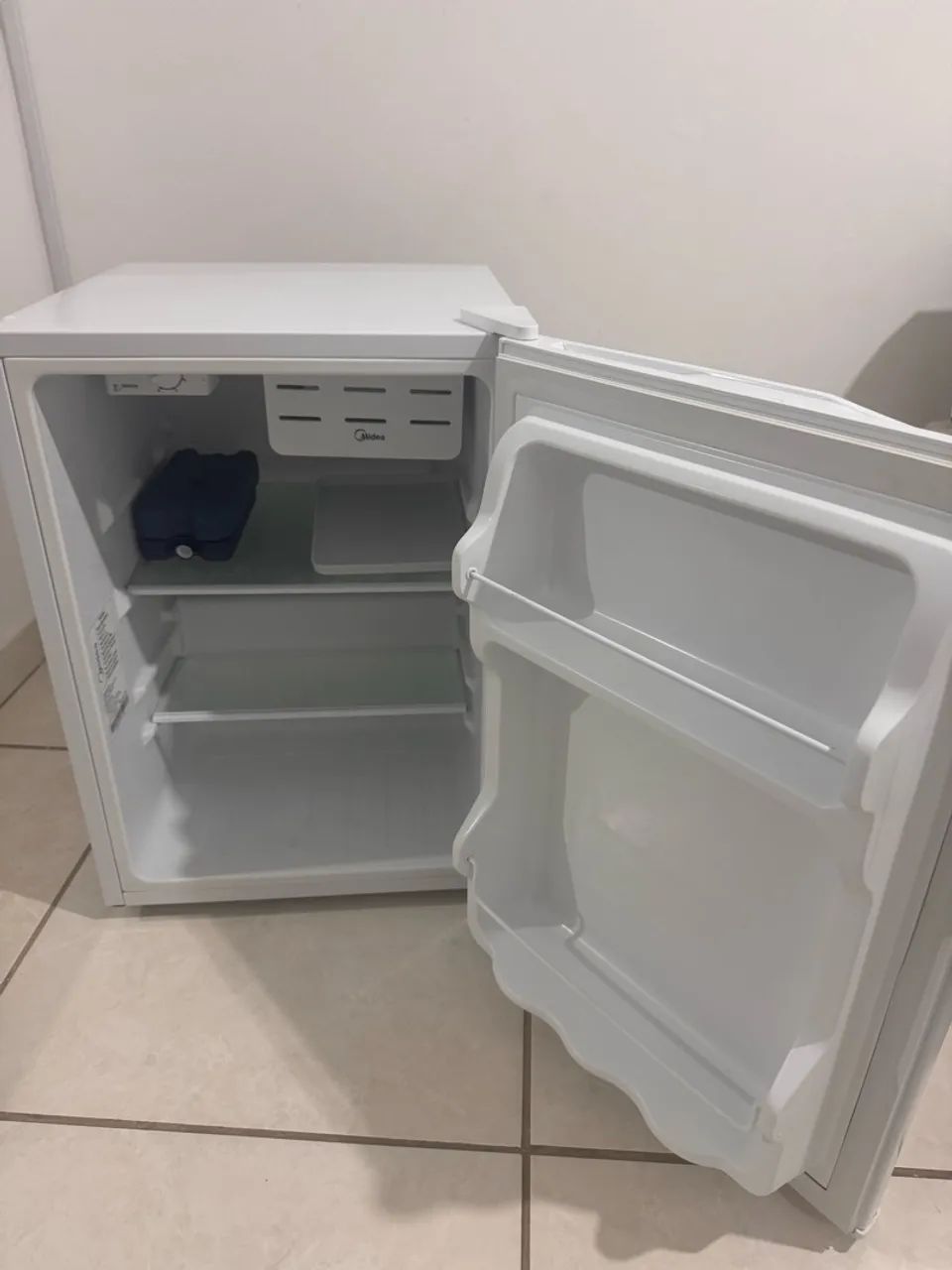 FRIGOBAR MIDEA 67L 127V - Foto 3