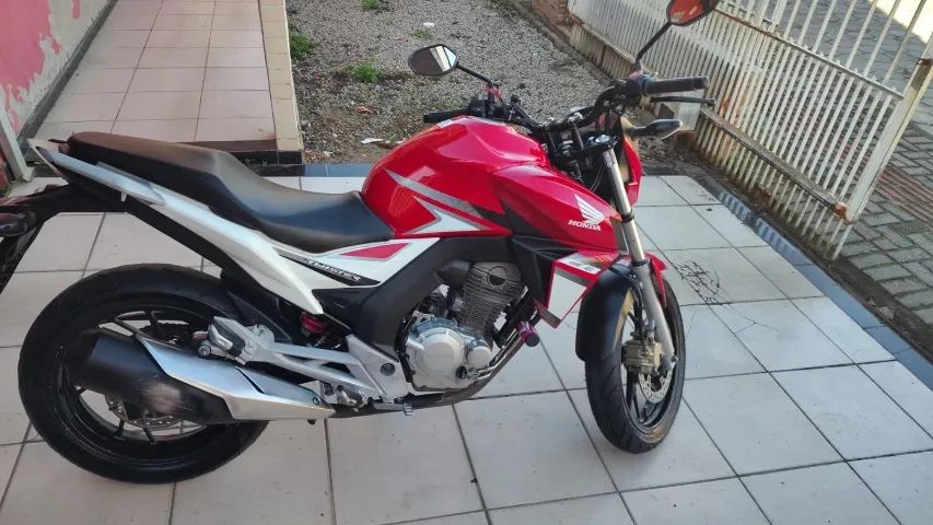 CB 250cc Twister 2017 - Foto 3