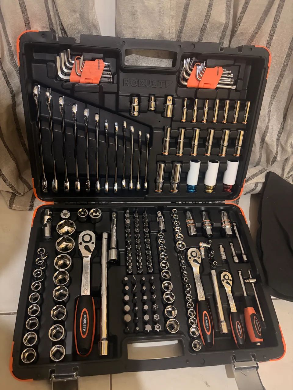 Vendo maleta de ferramenta 