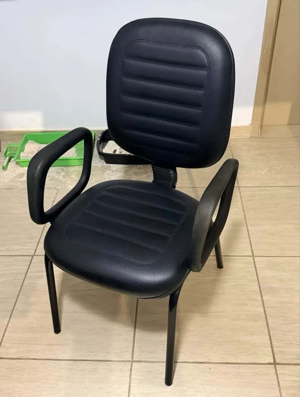 Cadeira secretária  (extremamente confortável)