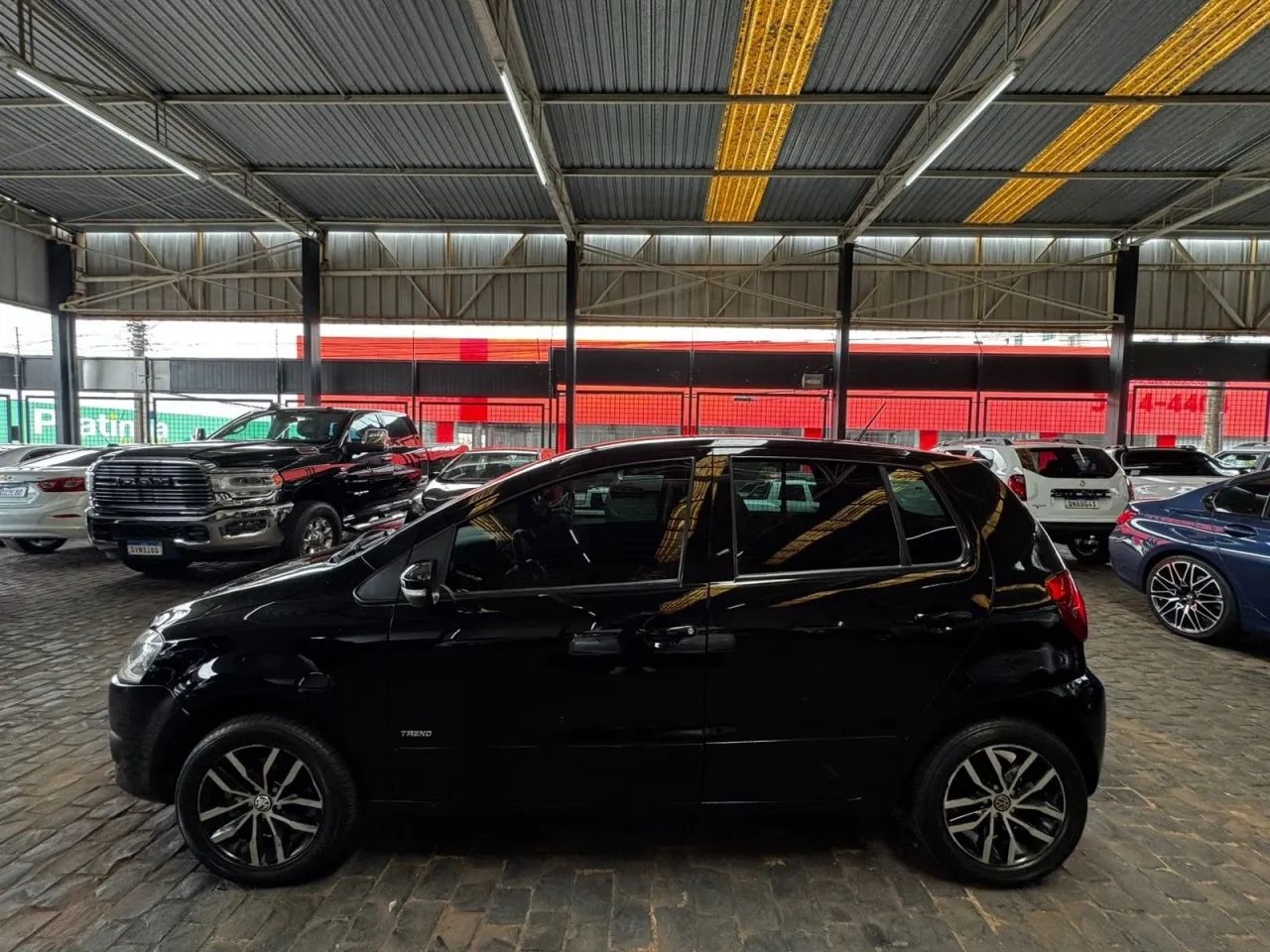Volkswagen Fox 1.0 MI Total Flex 8V 5P 2011 - Foto 5