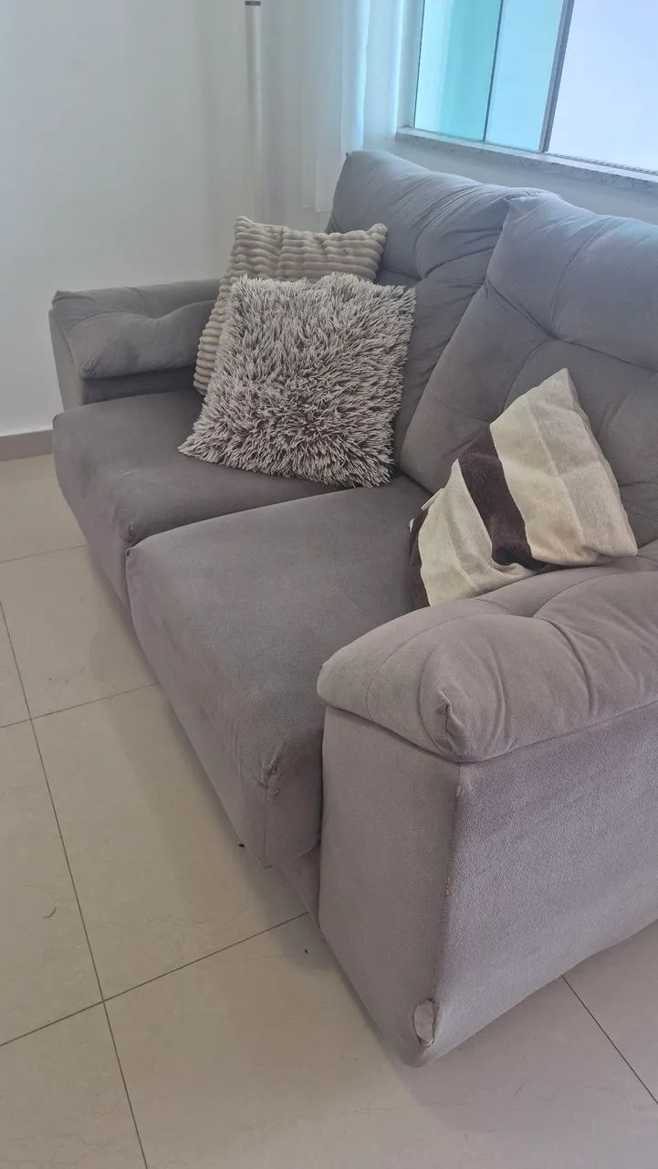 VENDO SOFÁ RETRÁTIL 2 LUGARES ÓTIMO ESTADO , PÉS DE  AÇO.  - Foto 2