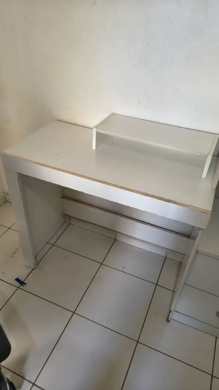 Escrivaninha com 2 gavetas grandes - Foto 4
