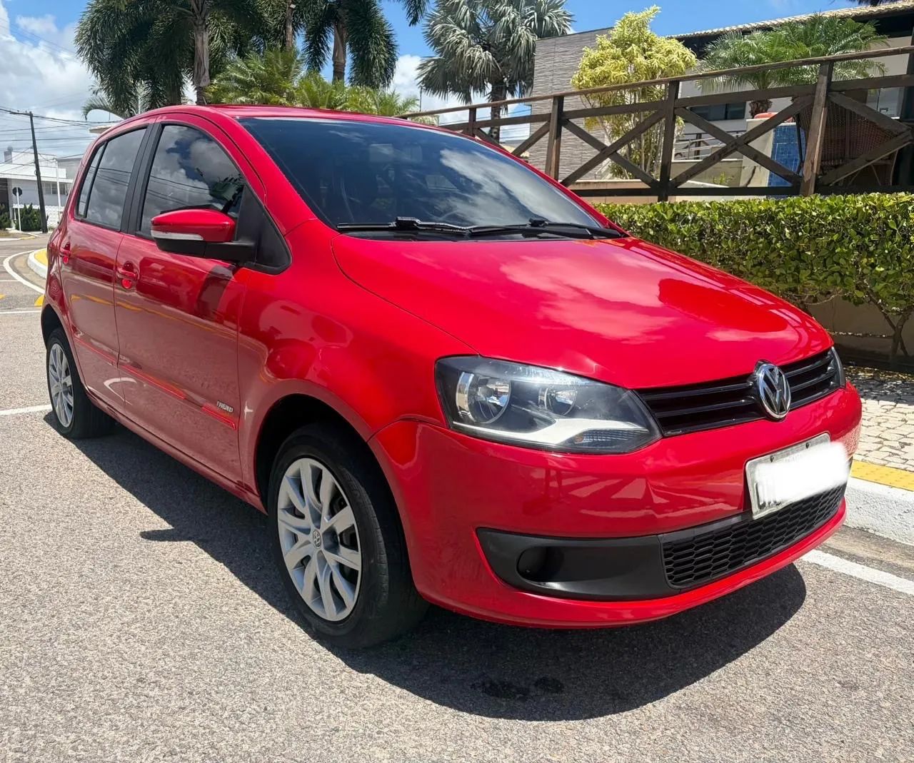 Volkswagen Fox Fox 1.0 Mi Total Flex 8V 5p 2014