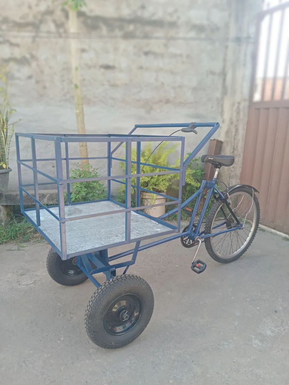 Triciclo utilitário.  - Foto 2