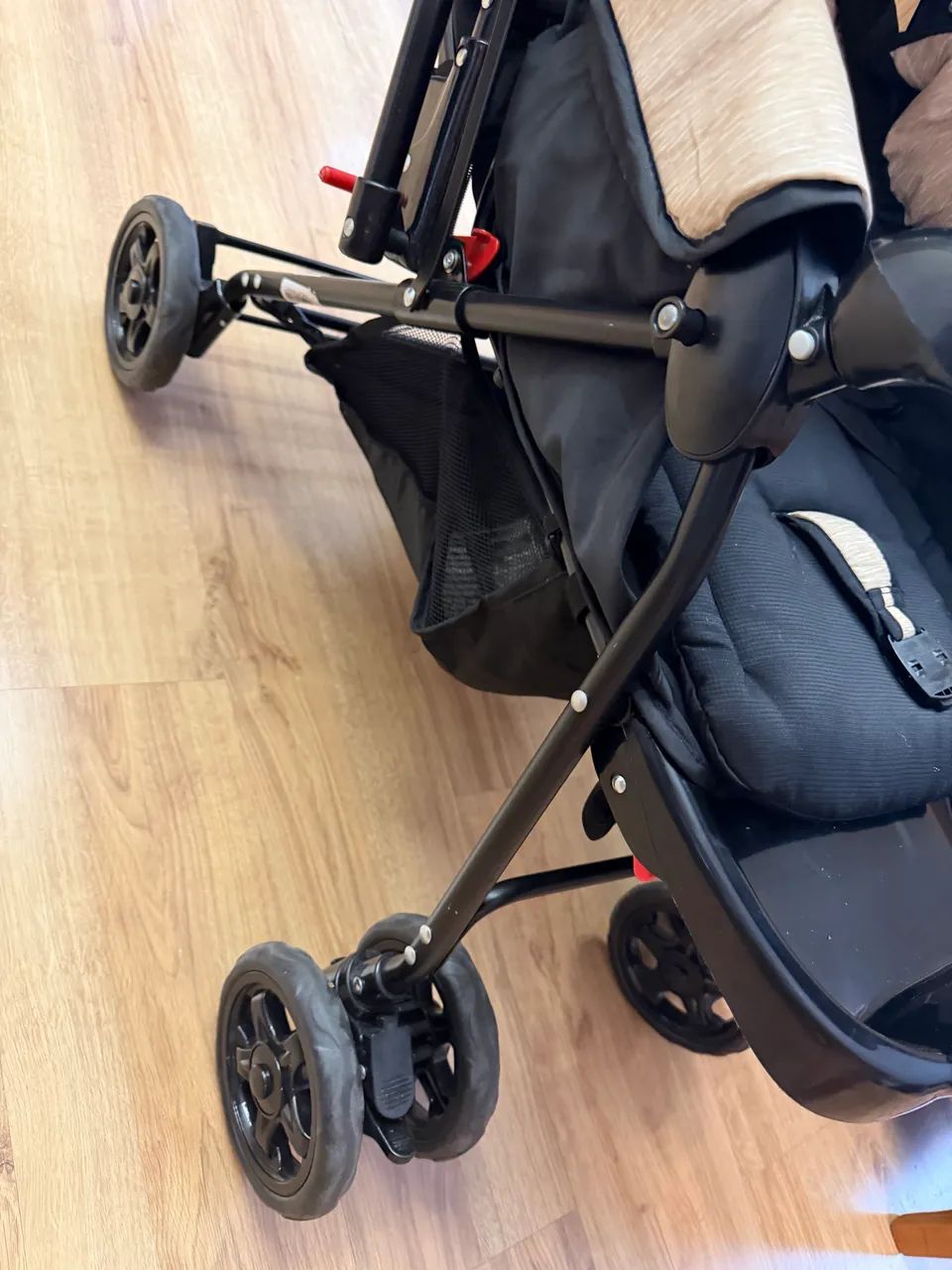 Carrinho de bebê + bebê conforto Cosco Kids  - Foto 2