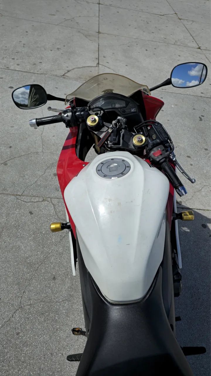 Vendo CBR 600F (Hornet carenada) - Foto 4