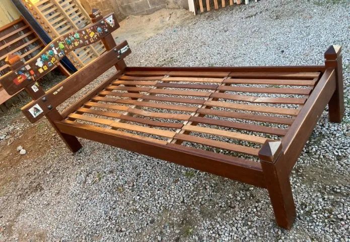 Cama de solteiro de madeira, em ótimo estado. - Foto 3