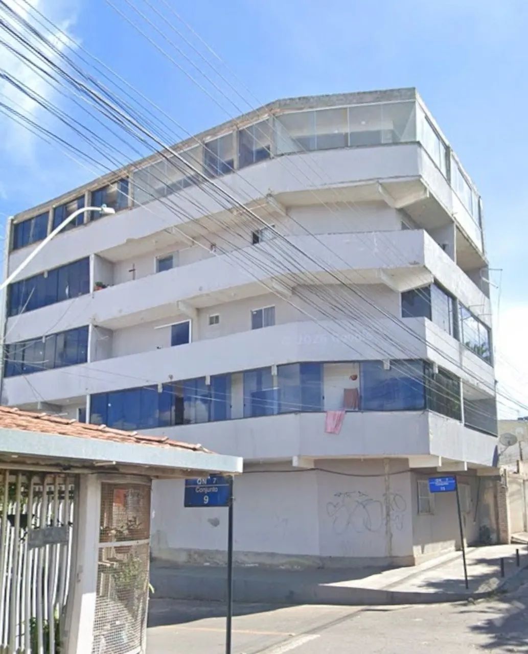 Vendo Apto no Riacho Fundo 1