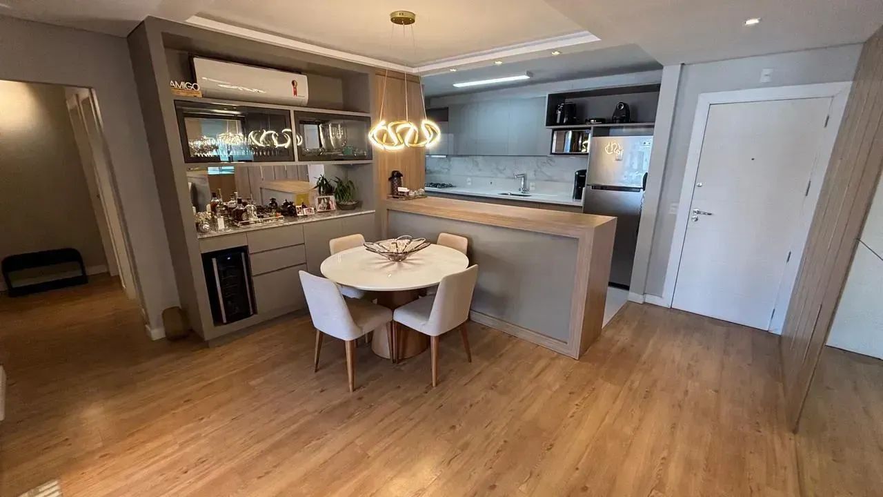 Imóvel para venda possui 95 metros quadrados com 3 quartos em Itacorubi - Florianópolis -  - Foto 2