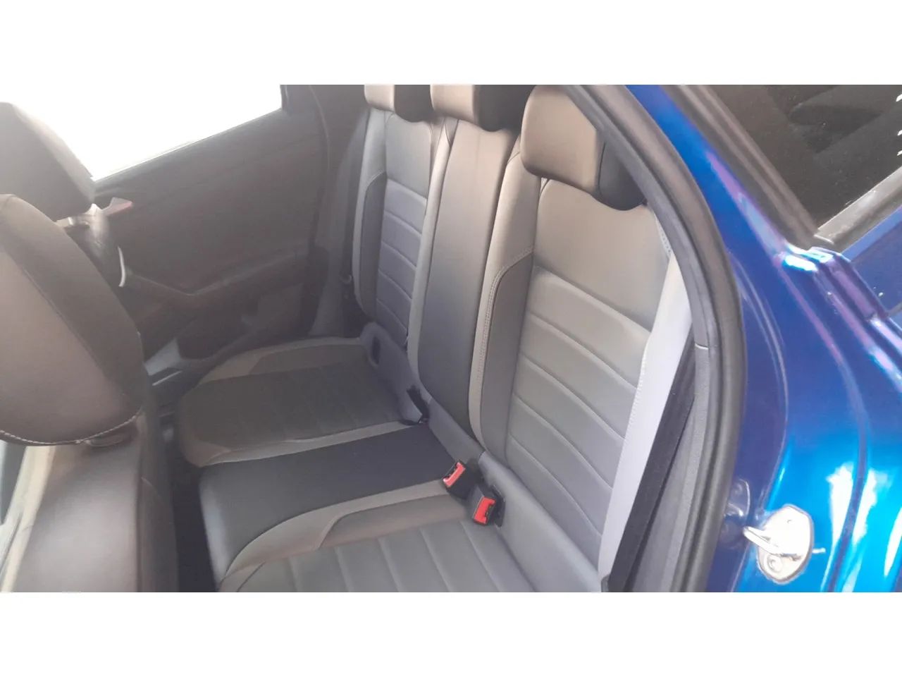 Volkswagen Nivus Highline 1.0 200 TSI Flex Aut., foto 9 de 16