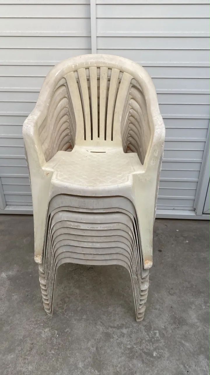 Cadeira de plástico 