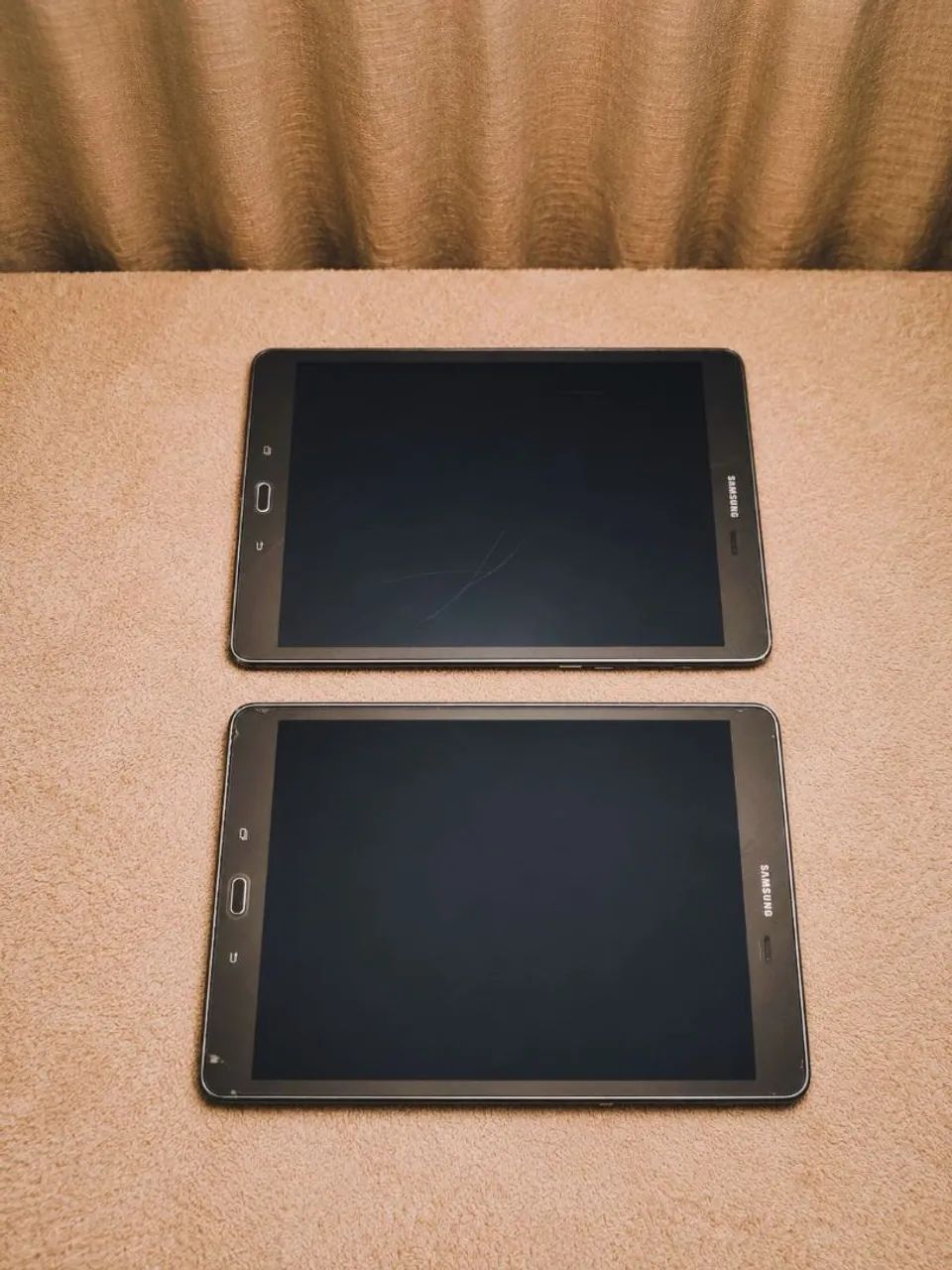 Kit com 2 Tablets Samsung Galaxy Tab A 9.7 (SM-P555M) | 4G | 16 GB