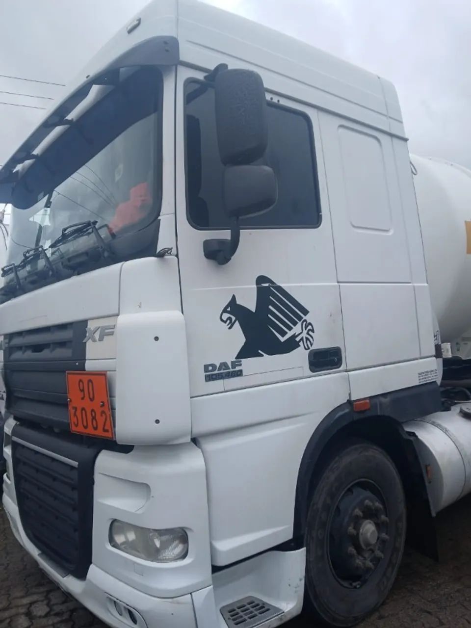 Caminhão DAF XF105 FTS 460A - Foto 2