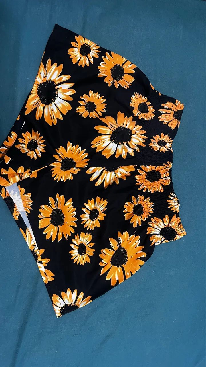 Short girassol NOVO 