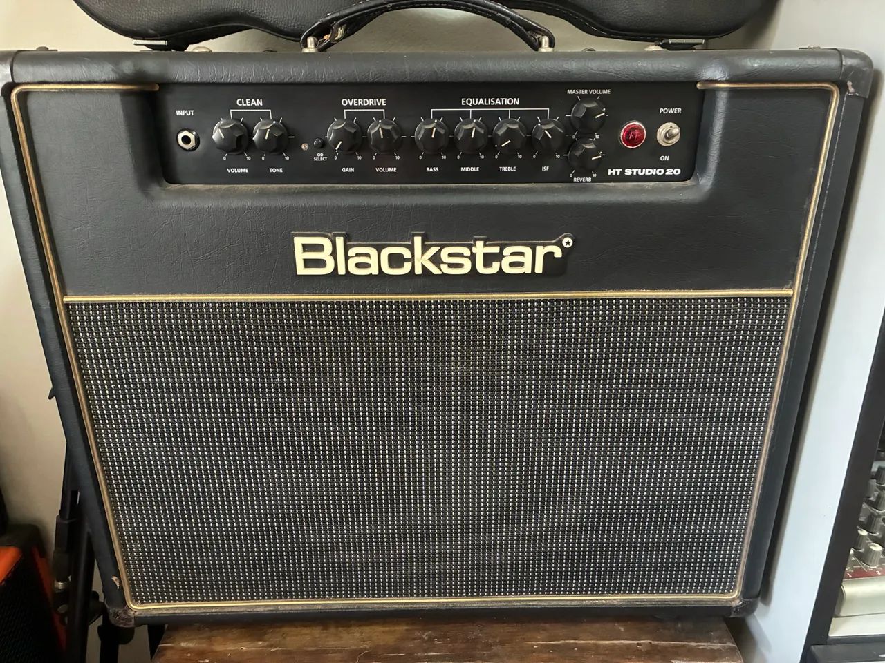 Amplificador Valvulado Blackstar HT Studio 20 Combo + Footswitch - Foto 2
