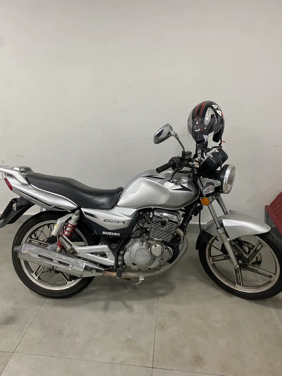 Suzuki 150 gsr  - Foto 2