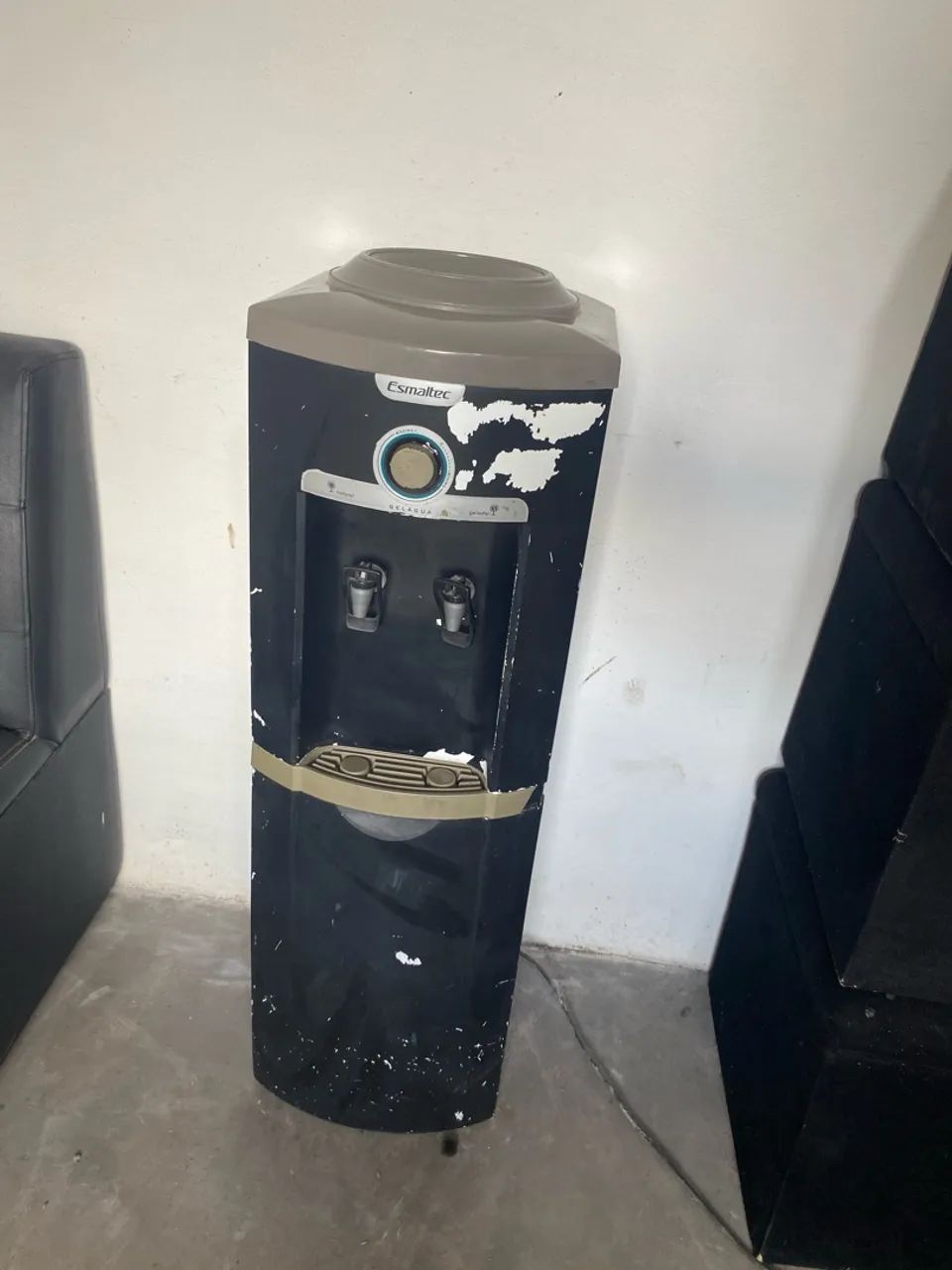 Bebedouro usado e sofá pra vender 