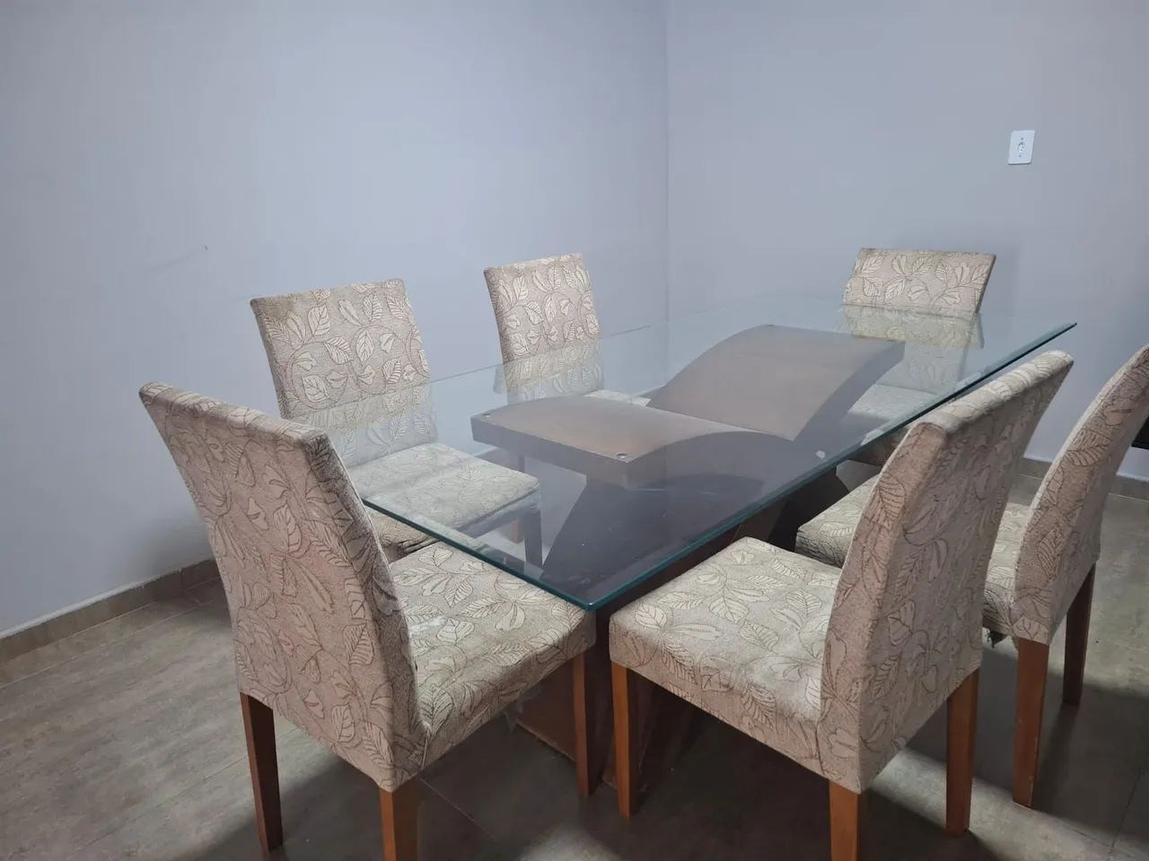 Mesa 8 lugares com 6 cadeiras. - Foto 4