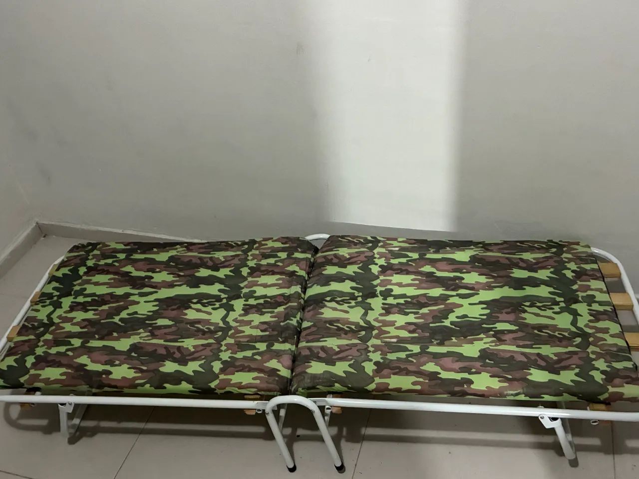 Vendo uma cama de campanha