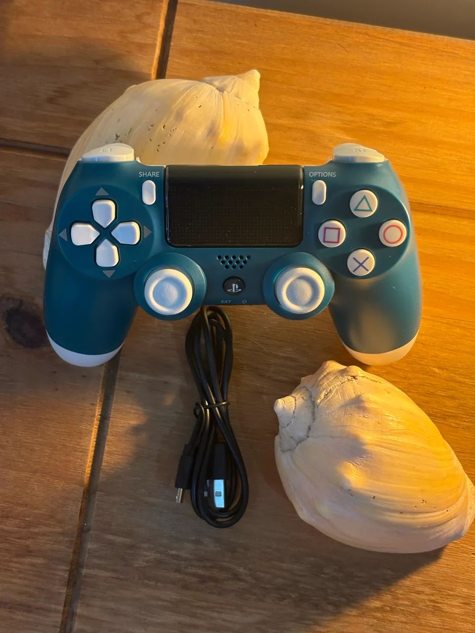 Controle PS4 - verde com branco - Peças e Acessórios de Vídeo Game Controle PS4 - verde com branco - Peças e Acessórios de Vídeo Game