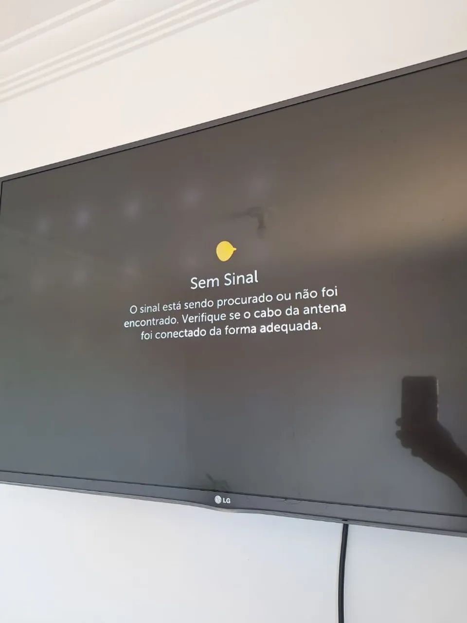 Smart tv com bolinhas brancas usada 42 - Foto 4
