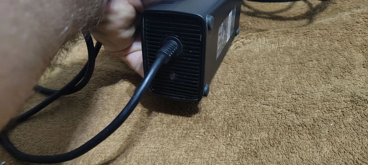 fonte de Xbox 360 slim 127v original funcionando  - Foto 3