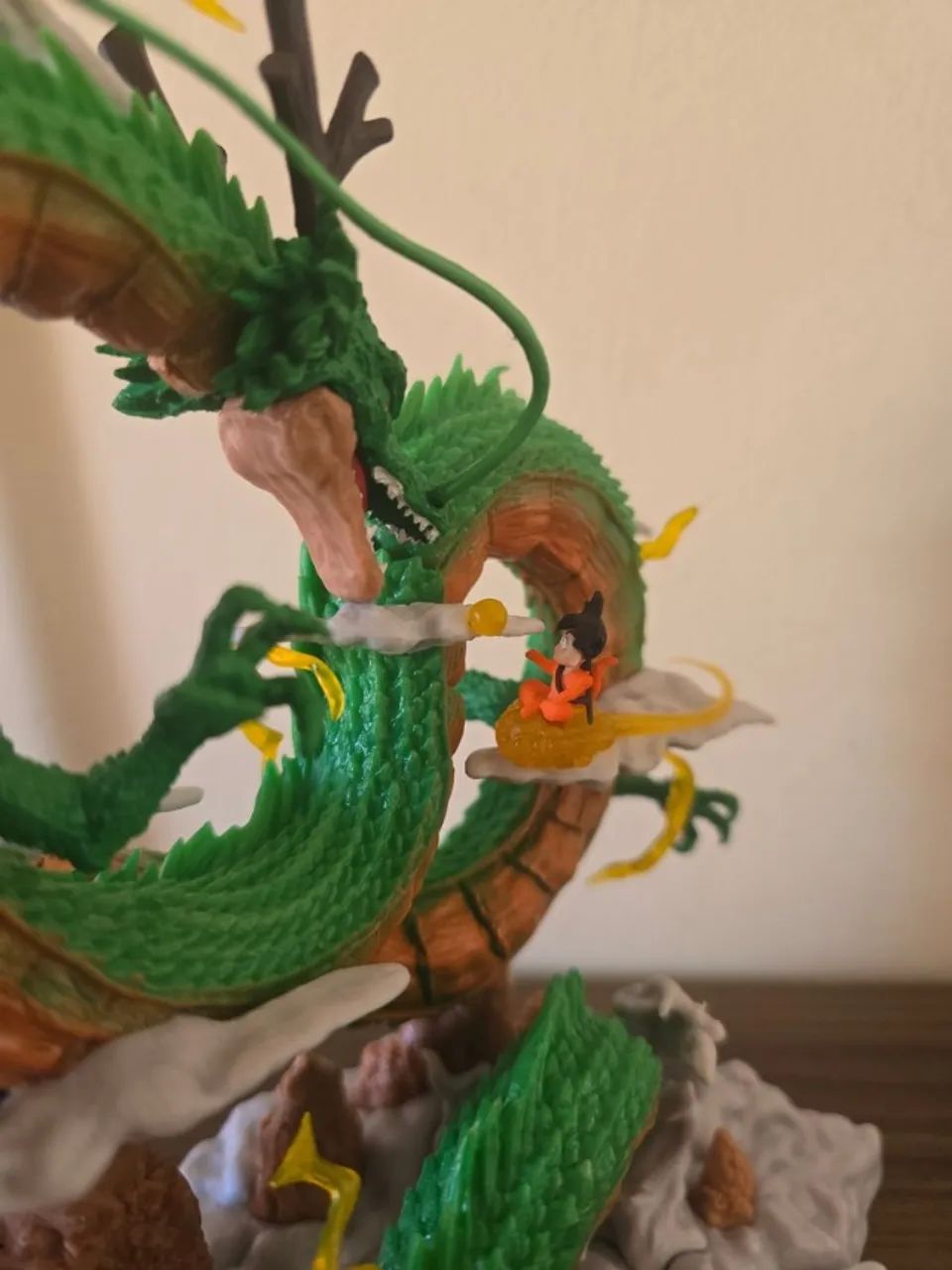  Miniatura Dragon Ball Shenlong e Goku - Foto 2