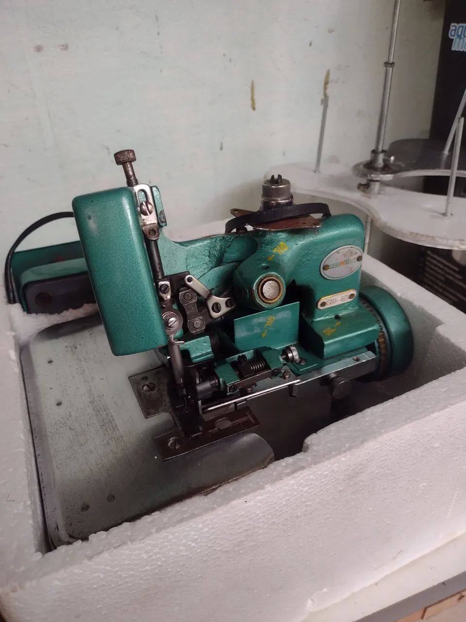 Máquina de costura overlock  - Foto 3